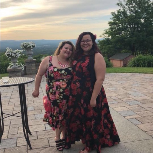 Torrid black and red floral dress - Picture 4 of 4